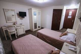 Отель Hotel Royal Craiova Крайова Стандартный двухместный номер с 2 отдельными кроватями-2